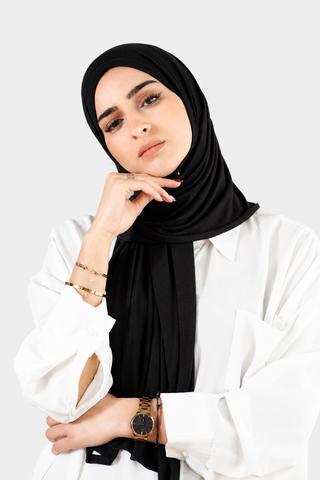 Hijab Jersey Luxury Negro con fondo gris claro
