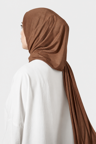 Hijab Jersey Luxury Caramelo con fondo gris claro